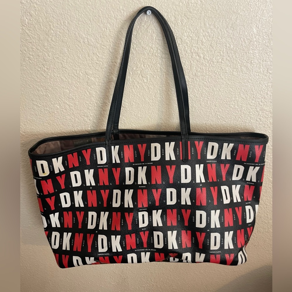 DKNY Large Reversible Bag in Excellent Condition